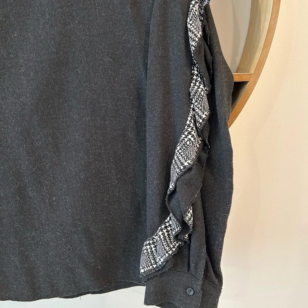 Zara Basic Ruffled Top - Picture 5 of 5